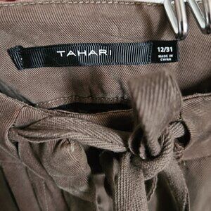 Tahari Women's size 12/31 versatile pants SO comfortable & stylish NWOT